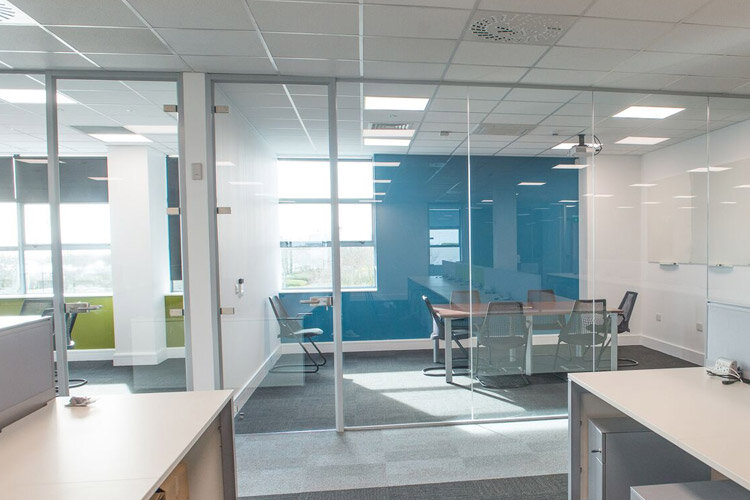 huntoffice interiors boardroom and meeting room fitouts- partitioning